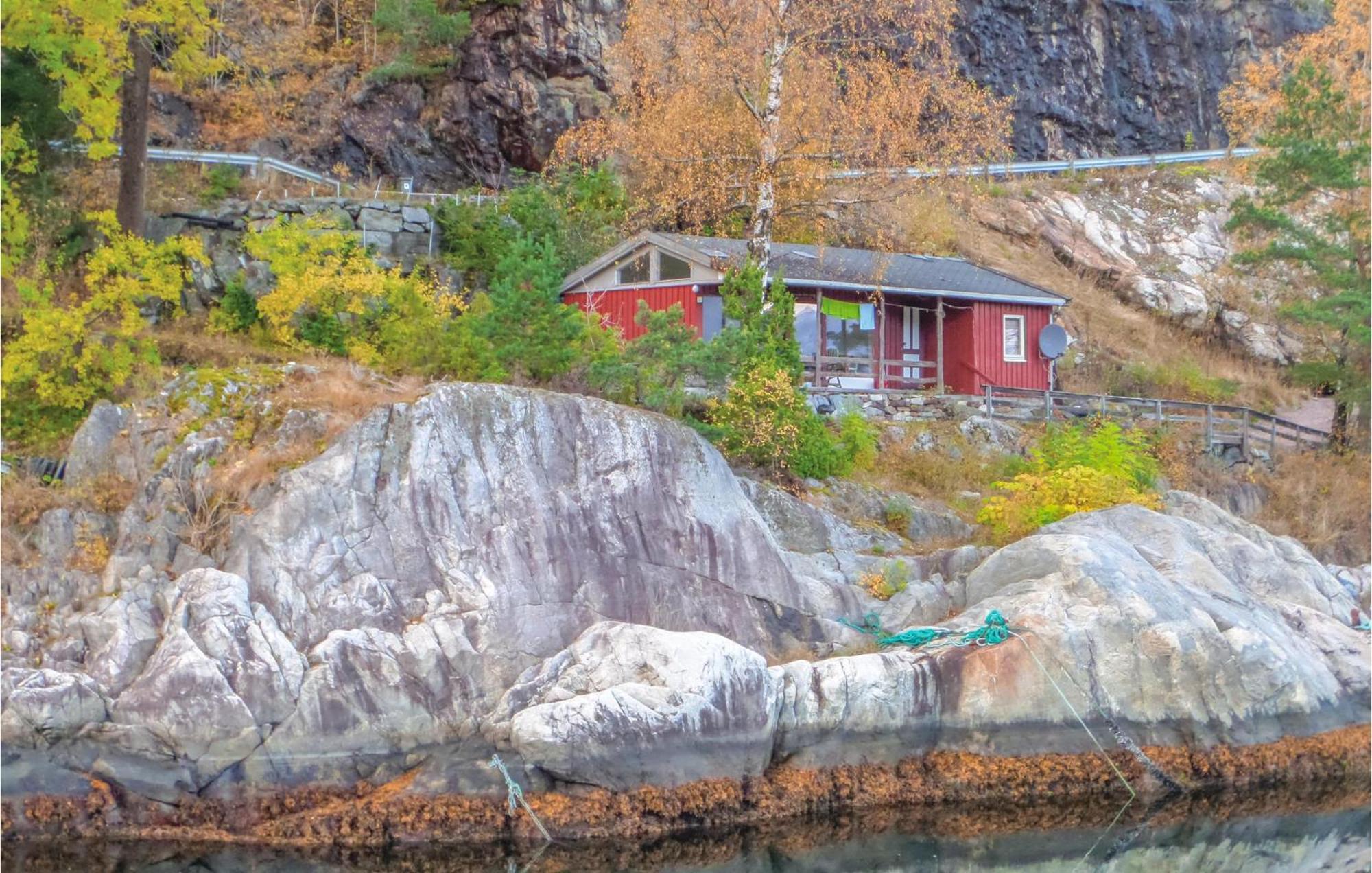 Beautiful Home In Vallavik With Kitchen Bu Exteriör bild