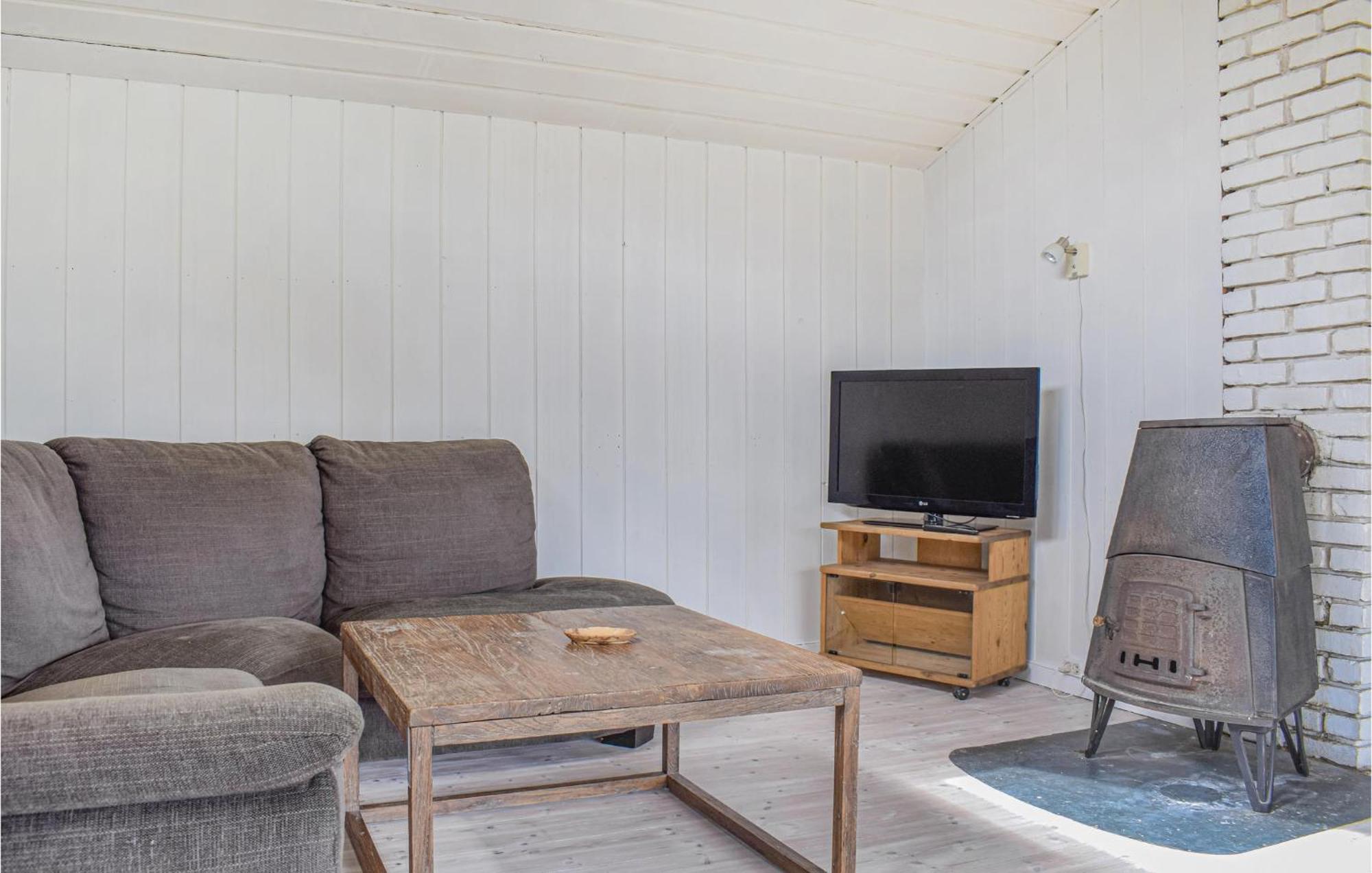 Beautiful Home In Vallavik With Kitchen Bu Exteriör bild