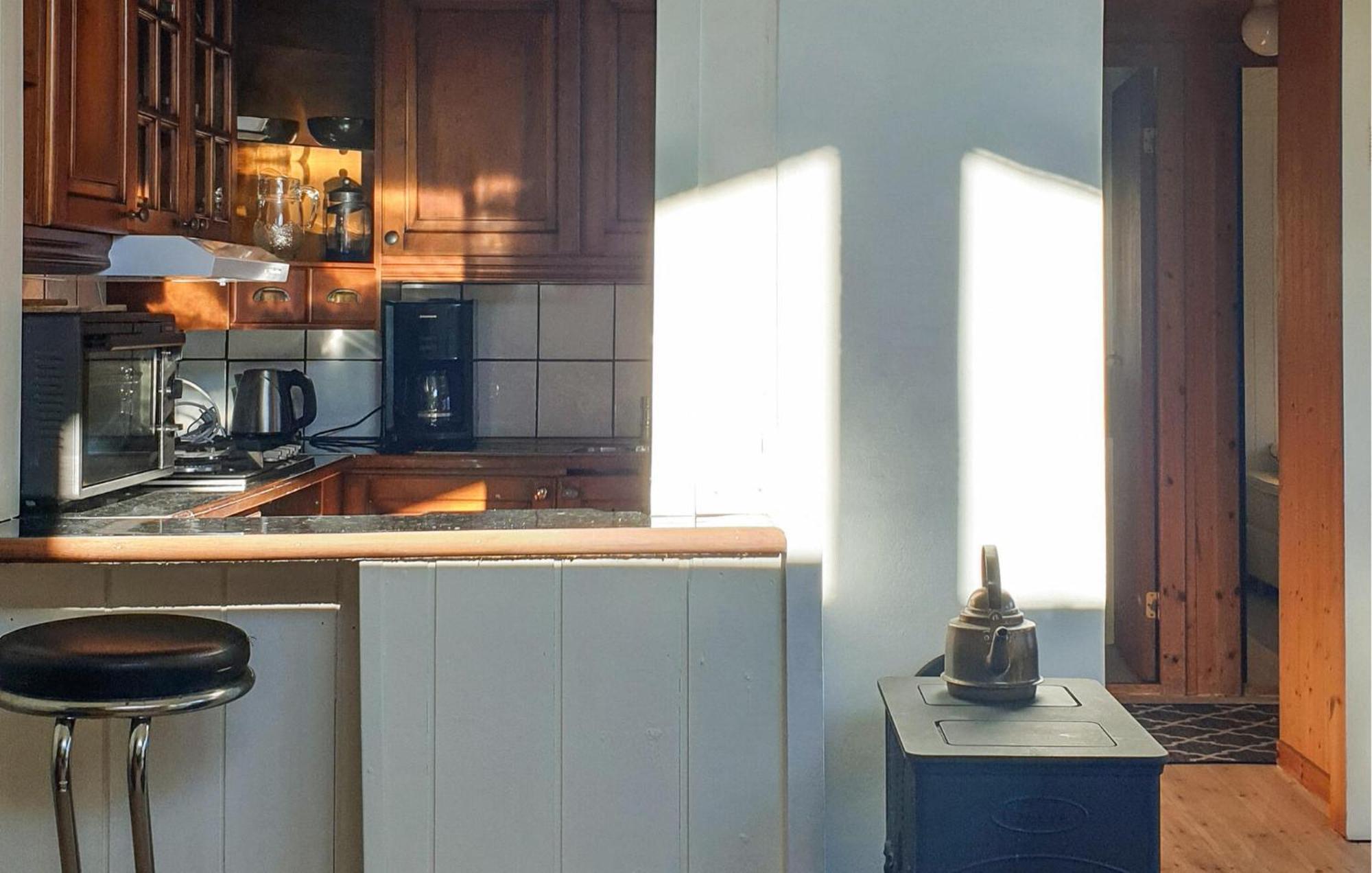 Beautiful Home In Vallavik With Kitchen Bu Exteriör bild