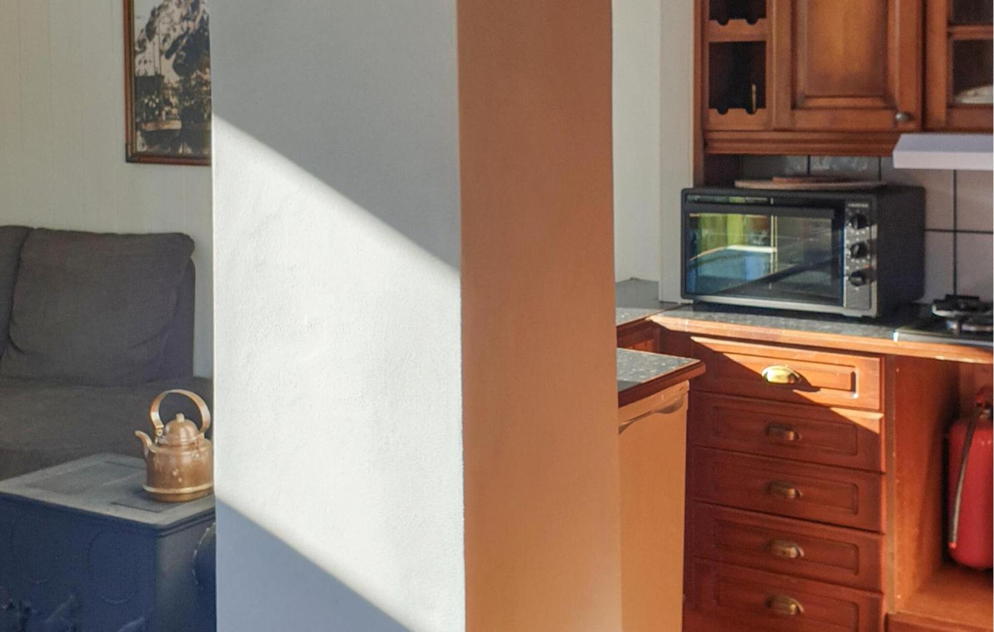 Beautiful Home In Vallavik With Kitchen Bu Exteriör bild